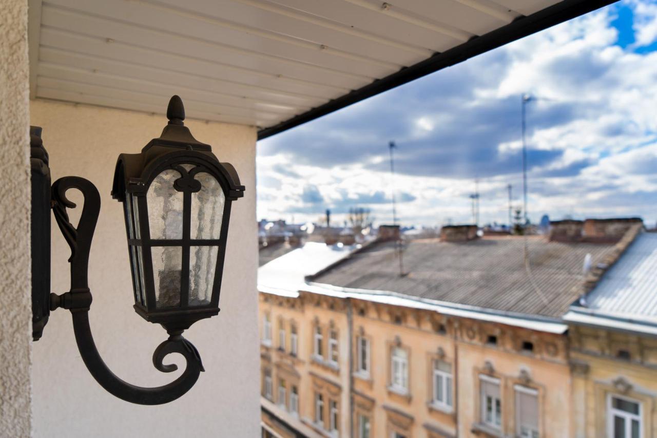 Apartments “U Prawnika” Лвив Екстериор снимка